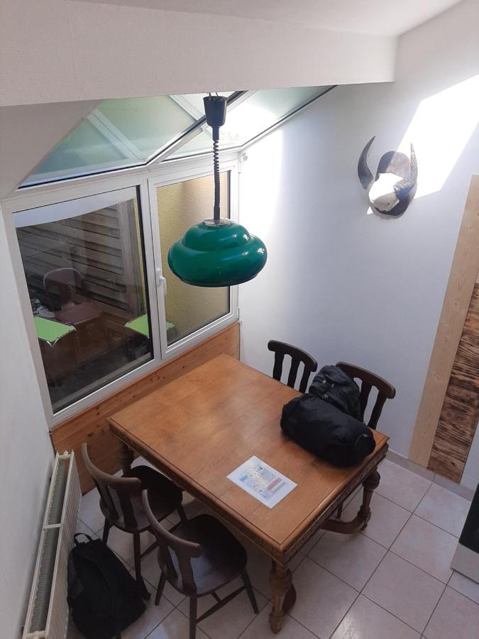 Golden Lion Bed & Breakfast Буйон Екстериор снимка