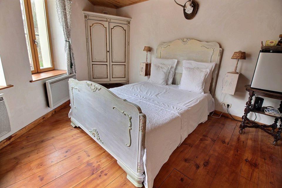 Golden Lion Bed & Breakfast Буйон Екстериор снимка